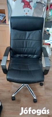 Főnöki bőrfotel, gázrugós és hintafunkcióval