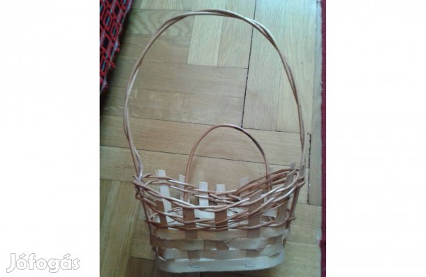 Fonott ajándékkosár