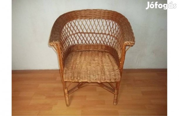 Fonott karosszék