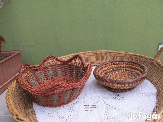 Fonott kis kosarak, tárolók 2 db