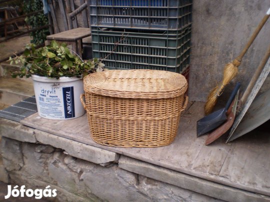 Fonott kosár