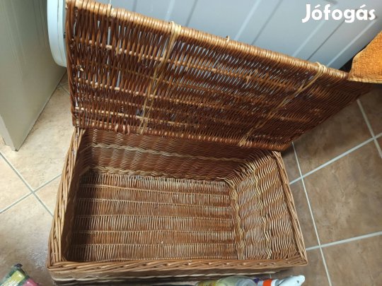 Fonott láda tárolásra