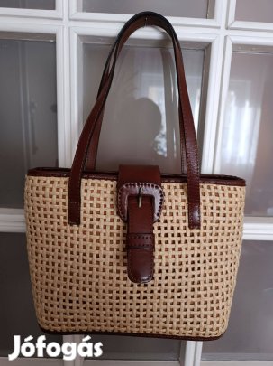 Fonott női bőrtáska