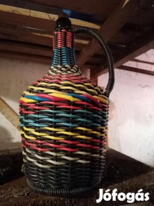 Fonott üvegek, demizsonok