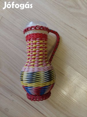 Fonott üvegkancsó
