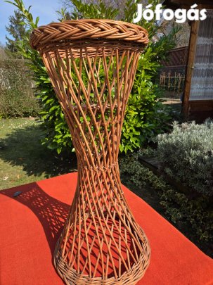 Fonott virág tartó eladó