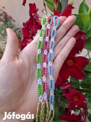 Fonott virágos barátságkarkötő szett