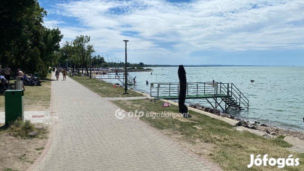 Fonyódi 204 nm-es ház eladó