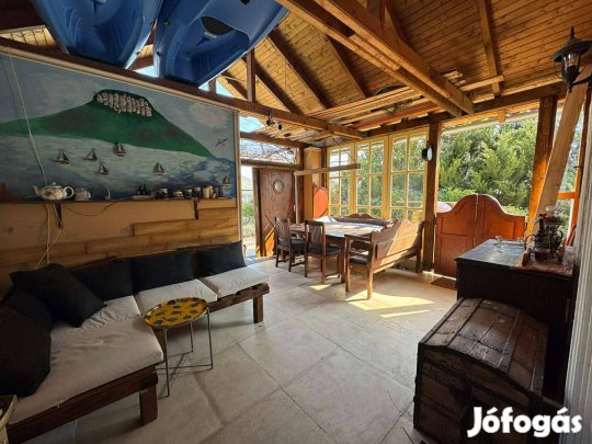 Fonyódon családi ház, illetve nyaraló eladó