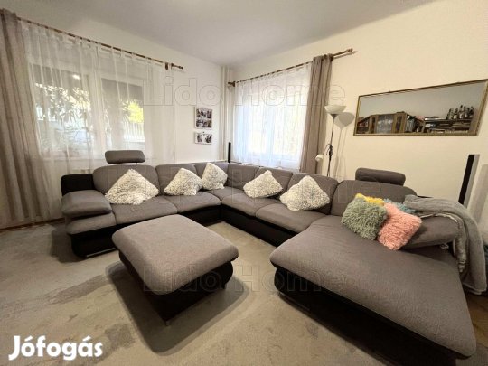 Fonyódon kiváló állapotú kétgenerációs lakóház