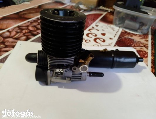 Force R21 nitro RC autó motor