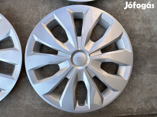 Ford 15-ös gyári disztárcsa szép állapotban eladó!