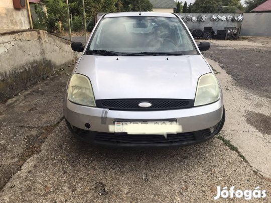 Ford Fiesta 1.3b,5ajtós alkatrészek