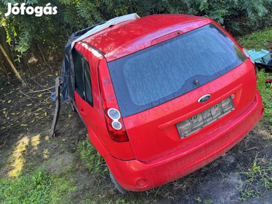 Ford Fiesta Ghia 1.4 alkatrészek eladók 