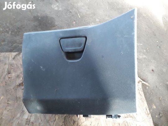 Ford Fiesta VII Kesztyűtartó