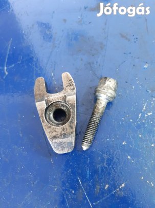 Ford Fiesta V Porlasztó Leszorító