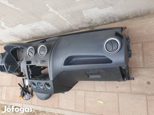 Ford Fiesta műszerfal légzsák.