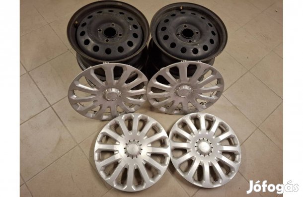 Ford Fiesztára való lemezfelni és a felnire való disztárcsa