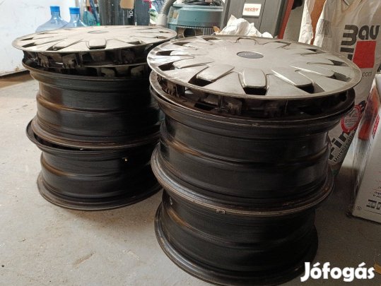 Ford Focus 16 colos lemezfelni,gyári dísztárcsákkal eladó