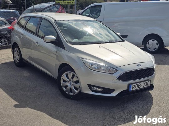 Ford Focus 1.5 TDCI Trend Vezetett szervizkönyv...