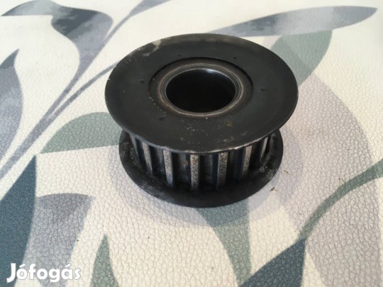 Ford Focus 2 1.6 benzin főtengely bordáskerék ( vezérlés)