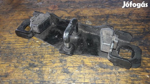 Ford Focus 2.5 Csomagtérajtó Zár Ütköző