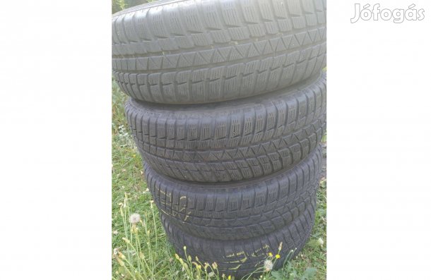 Ford Focus 2 téli gumi garnitúra felnin, dísztárcsával 195/65/R15