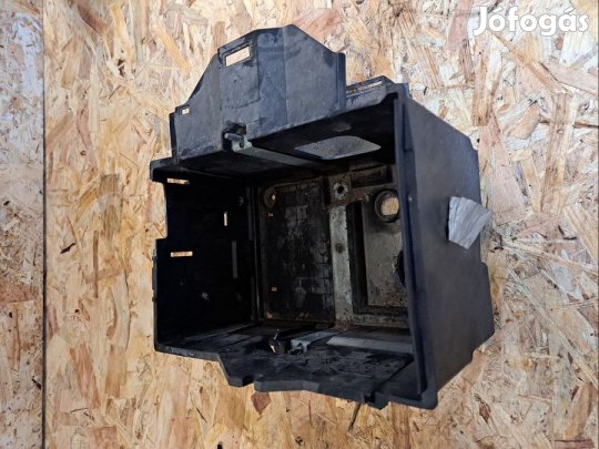 Ford Focus C Max (2003-2010) Akkumlátor Tartó