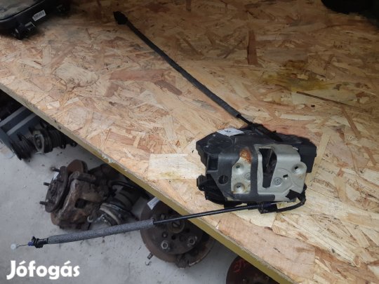 Ford Focus III Bal Első Ajtó Zárszerkezet + Központizár Motor