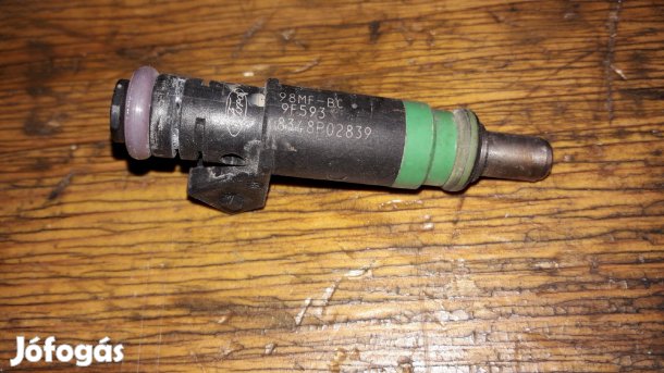Ford Focus III Injektor / Porlasztó / Befecskendező