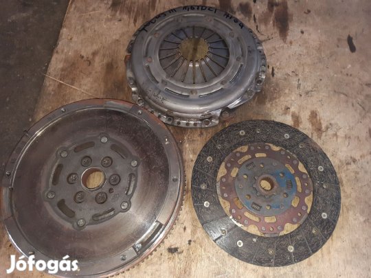 Ford Focus III Kuplung Szett + Egytömegű Lendkerék