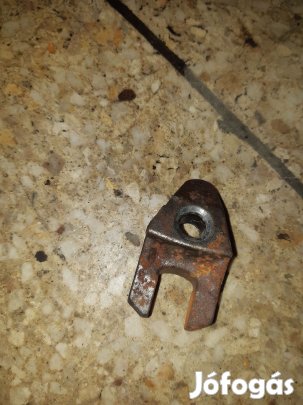 Ford Focus III Porlasztó Leszorító