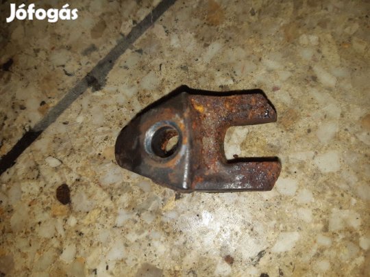 Ford Focus III Porlasztó Leszorító