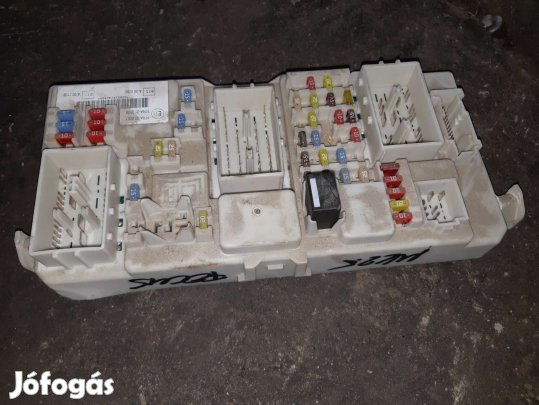 Ford Focus II Biztosítéktábla / Relé Tábla