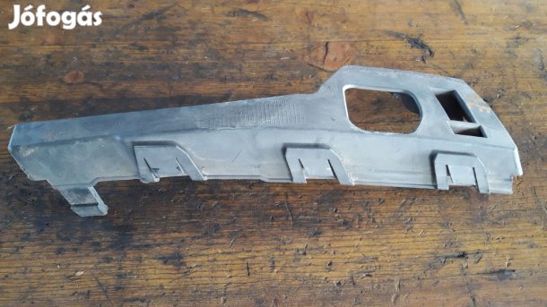 Ford Focus II Jobb Első Lökhárító Tartó