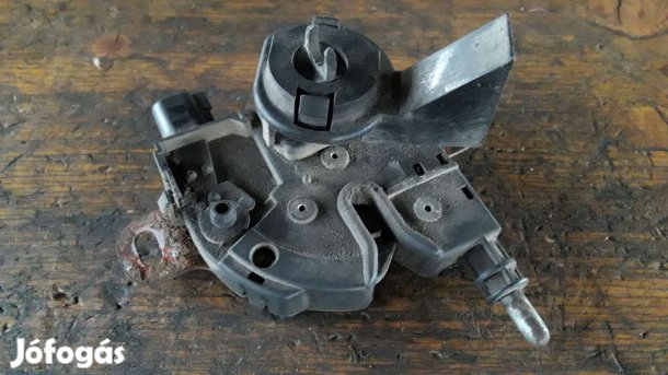 Ford Focus II Motorháztető Zárszerkezet