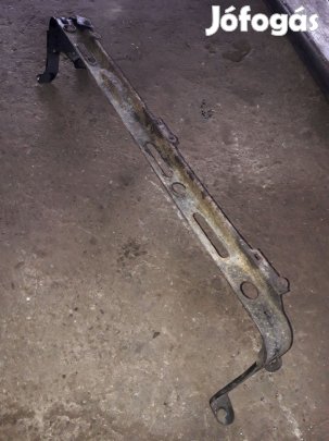 Ford Focus II Vízhűtő Tartó