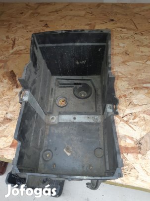 Ford Focus I Akkumulátor Tartó