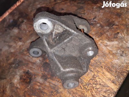 Ford Focus I Kormányszervó Szivattyú Tartó Bak