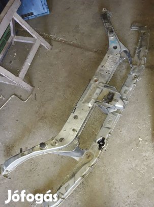 Ford Focus I Zárhíd