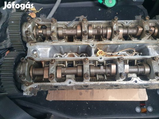 Ford Focus I-es 1.6 16v hengerfej.