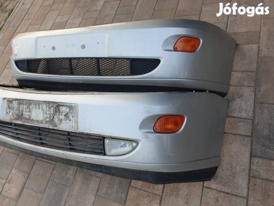 Ford Focus I-es első lökhárító.