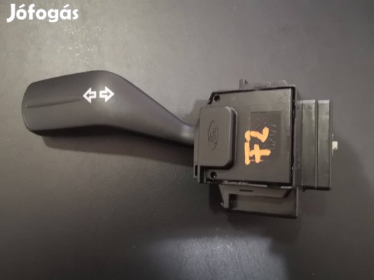 Ford Focus MK2 bal oldali kormánykapcsoló - irányjelző