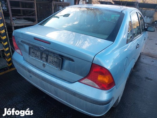 Ford Focus Mk1 sedan karosszéria elemei