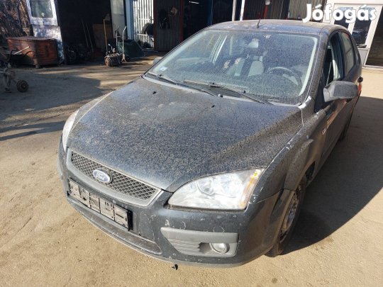 Ford Focus Mk2 karosszéria elemei fekete