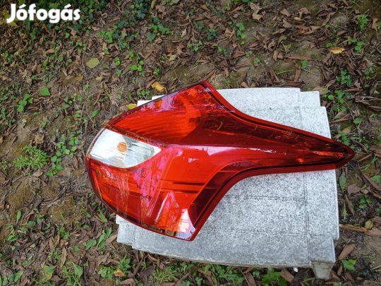 Ford Focus gyári jobb hátsó lámpa, foglalatokkal és izzókkal