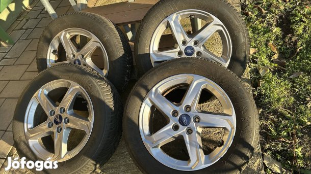 Ford Focus mk4 alufelni 16" 5x108 téligumival