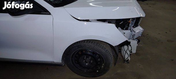 Ford Focus mk4 jobb első sárvédő