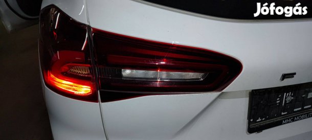 Ford Focus mk4 kombi bal hátsó belső lámpa