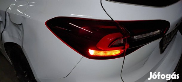 Ford Focus mk4 kombi bal hátsó külső lámpa